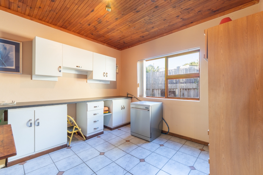 4 Bedroom Property for Sale in Pringle Bay Western Cape